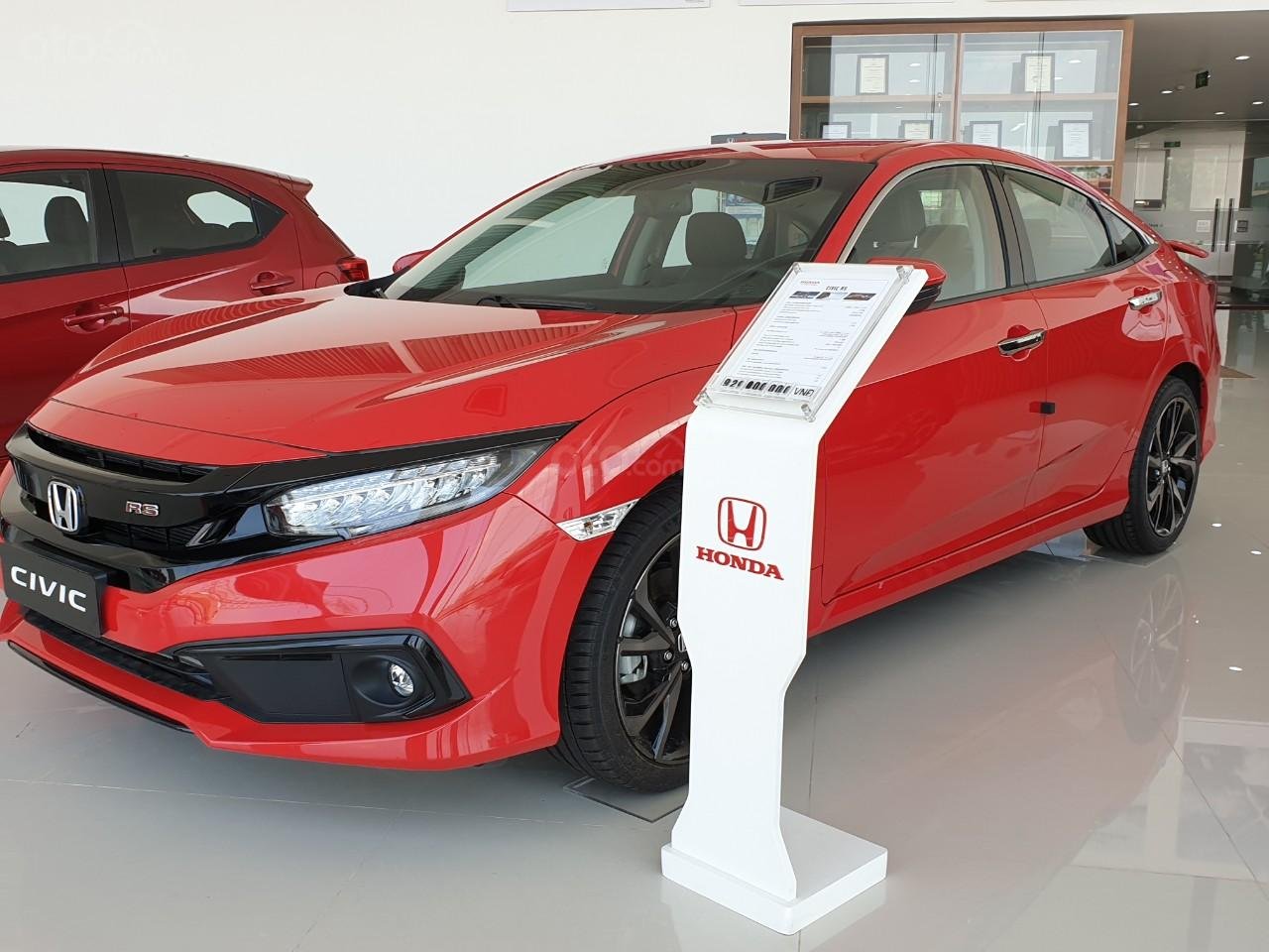 Những chương trình ưu đãi và giảm giá xe Honda Civic mới đây cũng sẽ khiến khách hàng khó có thể bỏ qua. Xe Honda Civic