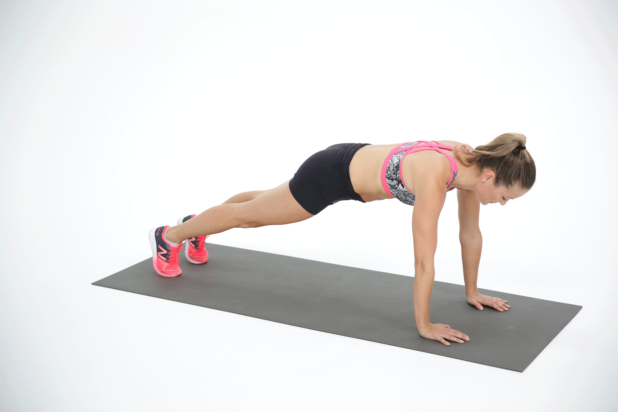 Plank Jacks bài tập hiit tại nhà