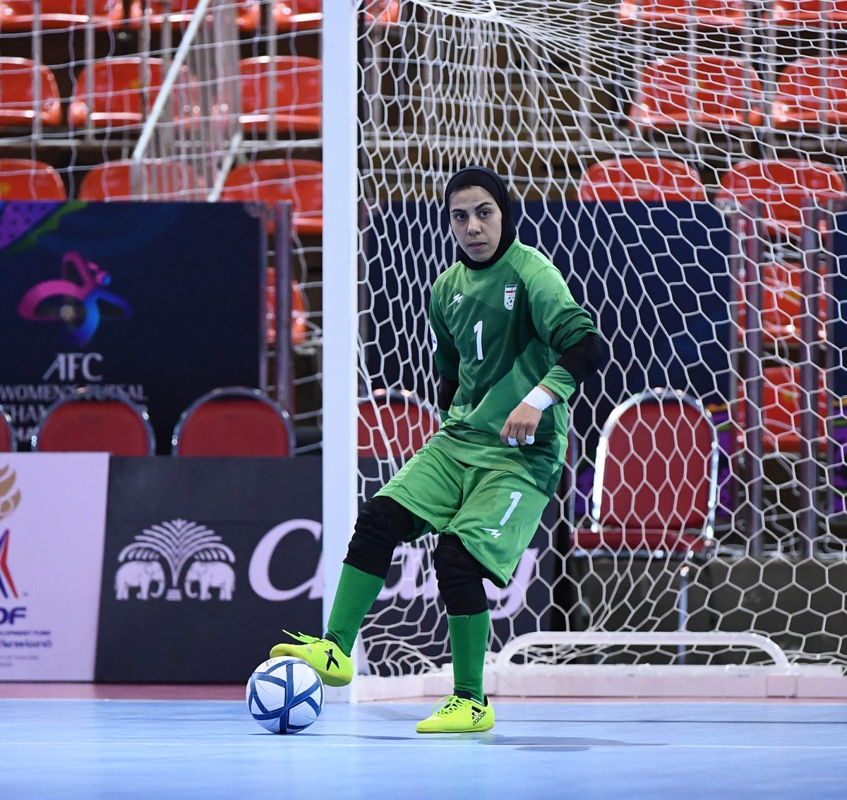 Quy định cho thủ môn trong Futsal thu mon bong da trong nha