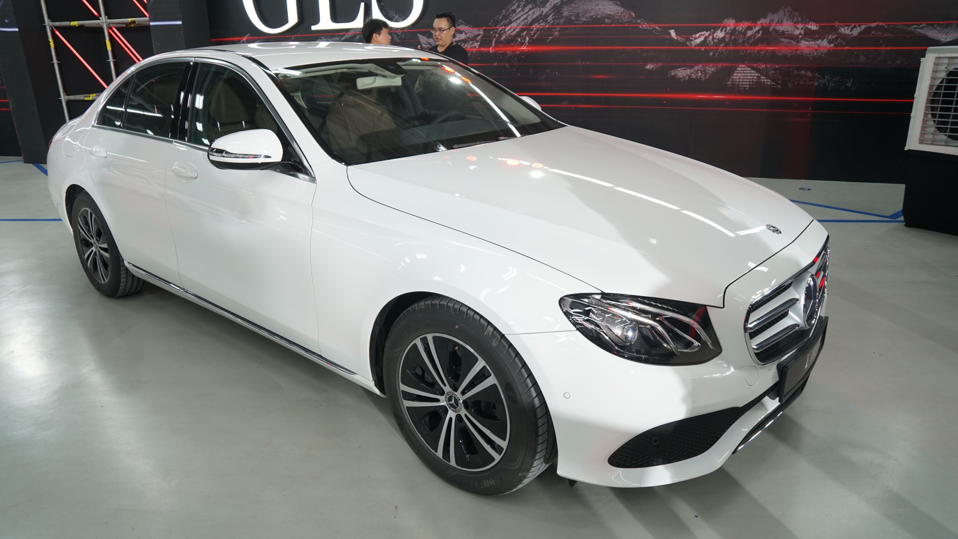 Thân xe Mercedes E180 2020
