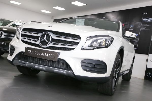 Chi tiết giá lăn bánh Mercedes GLA 250 2020, thông số xe và đánh giá xe mới nhất.