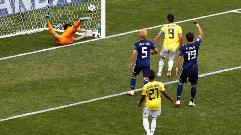 Bàn thắng rất rõ ràng của ĐT Colombia. truc-tiep-colombia-vs-nhat-ban