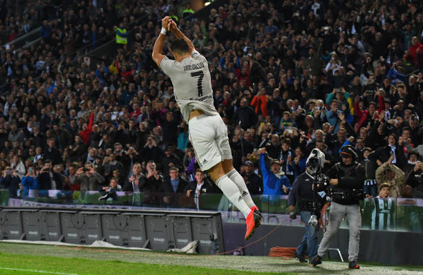 Ronaldo ghi bàn giúp Juventus thắng trận thứ 10 liên tiếp ronaldo