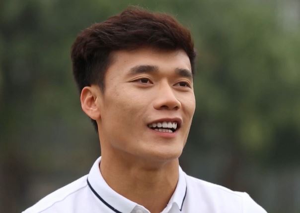 Bùi Tiến Dũng mong mỏi được 1 lần trong đời ra nước ngoài thi đấu. Ảnh cắt từ Clip tien dung