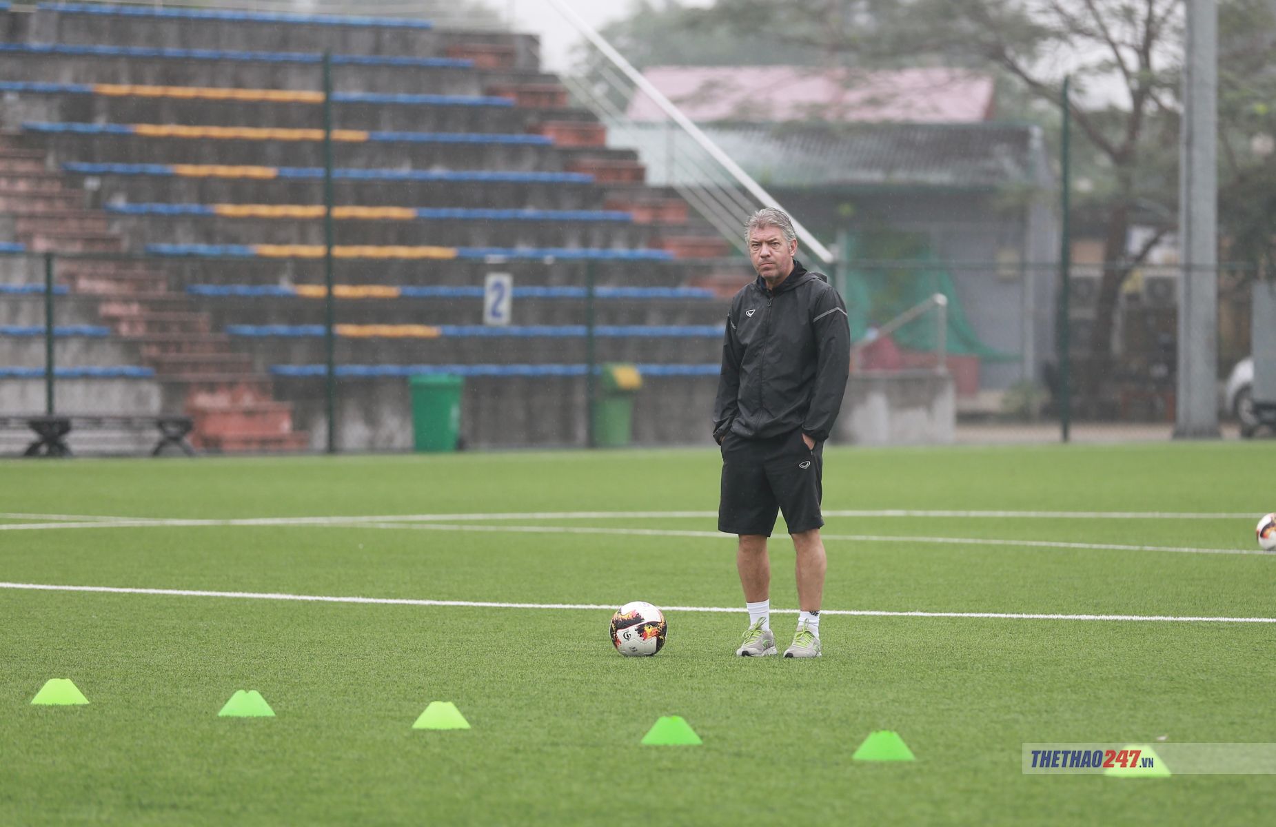 GĐKT Jurgen Gede luôn theo sát những bước đi của các đội tuyển trẻ. jurgen gede