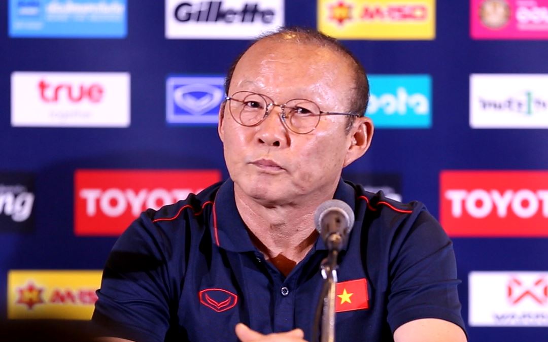 Ông Park Hang-seo gần như 'hứa' cho Tuấn Anh ra sân đấu Thái Lan. Ảnh: Ngọc Bảo tuan anh vs hlv park
