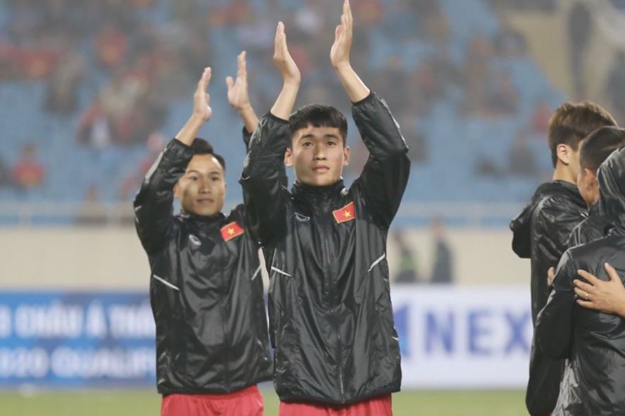 Huỳnh Tấn Sinh quyết tâm chuẩn bị tốt để cùng ĐT U22 Việt Nam giành Vàng SEA Games. Ảnh: Ngọc Bảo huynh tan sinh