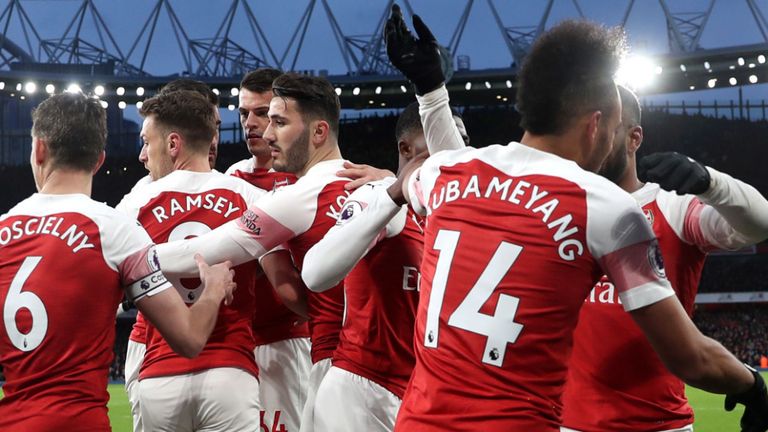 Các học trò của Emery đã có 1 trận đấu tốt M.U vs Arsenal, M.U 0-2 Arsenal, M.U thua Arsenal, Top 4, Solskjaer phát biểu, Emery phát biểu, Smalling bị tấn công