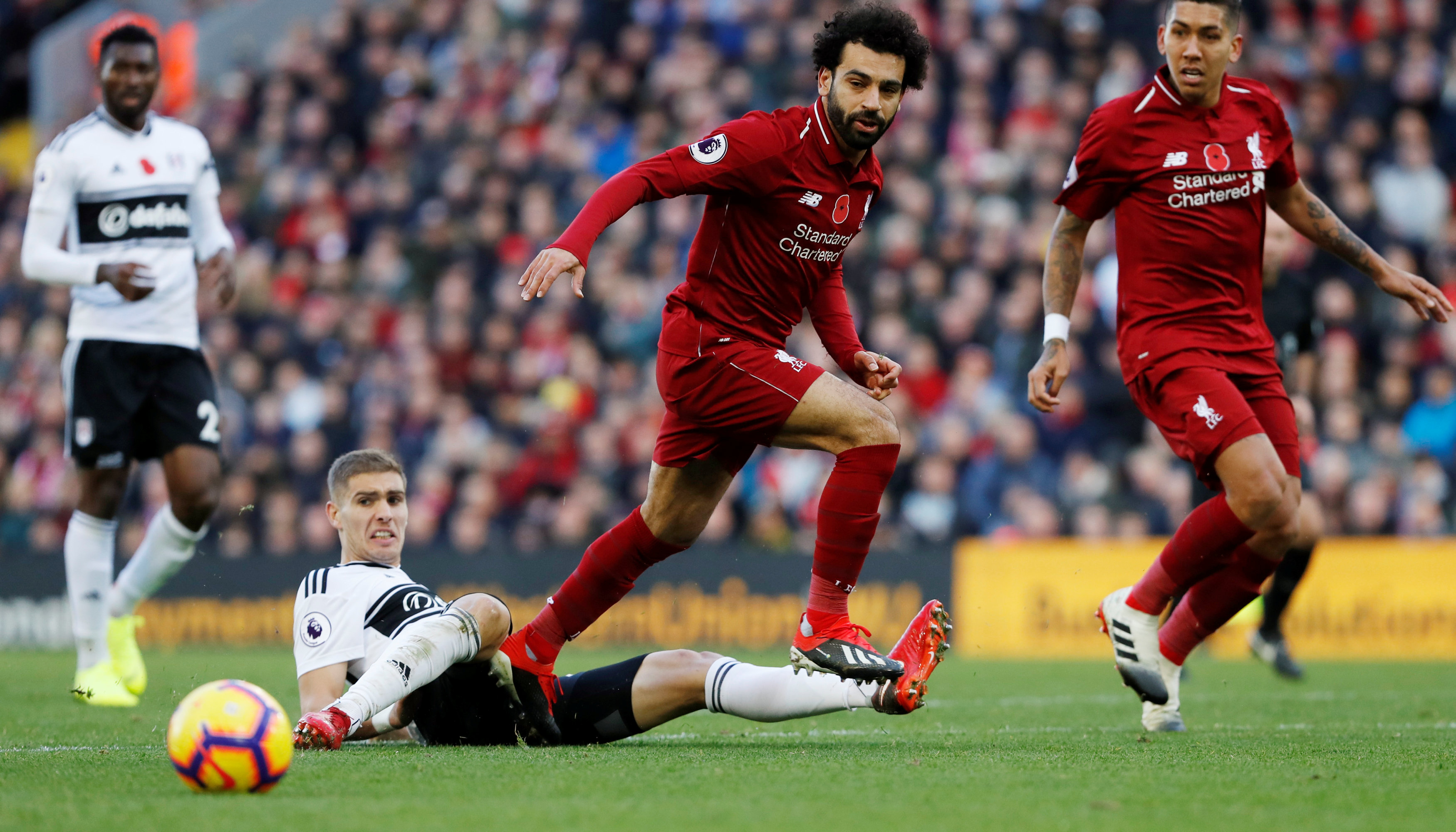 Salah cần chơi đồng đội hơn Salah, Salah tịt ngòi, Salah bị chỉ trích, Mane lập kỉ lục, Mane ghi bàn, Salah sang Real, Mane sang Real