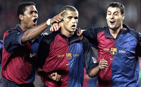 Chiếc áo có nhiều tương đồng với áo đấu Barca mùa 1999/2000 áo thi đấu Juventus mùa giải tới, lộ áo thi đấu mùa tới của Juvetus, áo sân nhà Juventus, đồng phục Juve 2019/2020