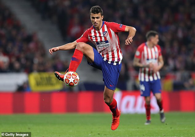 Sẽ lại có 1 Busquets khác ra đời dưới bàn tay của Pep? Tin chuyển nhượng, chuyển nhượng, chuyển nhượng hôm nay, chuyển nhượng ngày 6/4, chuyển nhượng M.U, chuyển nhượng Man City, chuyển nhượng Barca, chuyển nhượng Real