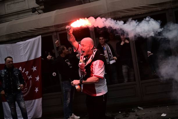 ...Và pháo sáng Trực tiếp Juventus vs Ajax, link trực tiếp Juventus vs Ajax, Juventus vs Ajax, Juventus, Ajax