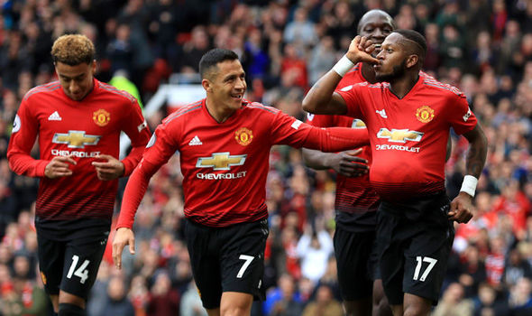 Hàng loạt ngôi sao bị giảm lương vì kết quả bết bát mùa này của M.U Huddersfield 1-1 MU, vòng 37 Ngoại hạng Anh, kết quả vòng 37 Ngoại hạng Anh, cuộc đua top 4, MU, Huddersfield