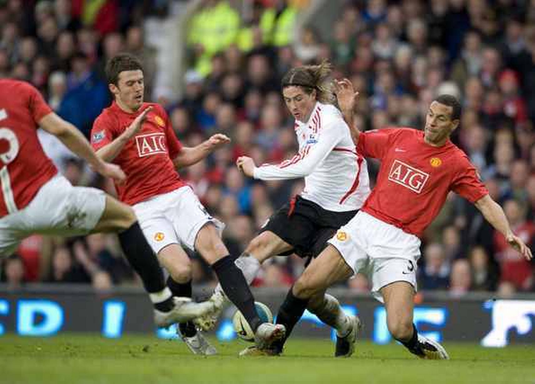 Luôn gây khó cho M.U trong giai đoạn này nhưng Liverpool lại là đội bóng phải nhận trái đắng Premier league, liverpool, man city, mu, tottenham, chelsea, kẻ về nhì vĩ đại, bảng xếp hạng ngoại hạng anh, kết quả ngoại hạng anh