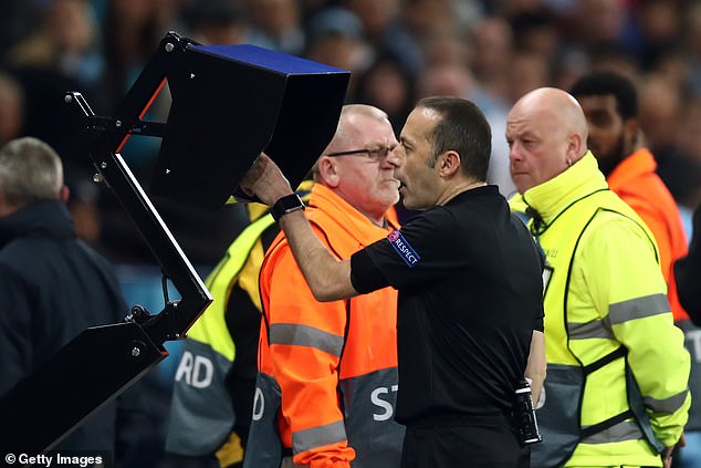 Trọng tài sẽ được bảo vệ quyền hạn của mình VAR, công nghệ VAR, Premier League, Champions league, ngoại hạng anh, M.U, Man city, Chelsea, Liverpool, Arsenal, Tottenham
