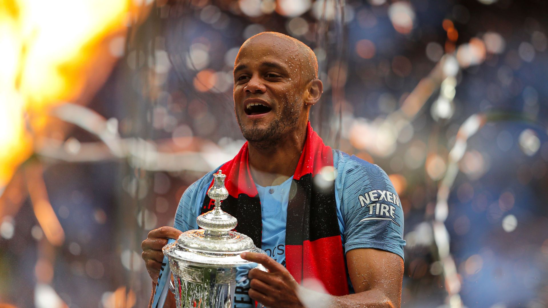 Kompany nói lời chia tay chỉ 1 ngày sau cú ăn 3 Kompany, Man City, tin chuyển nhượng, chuyển nhượng Man City, Man City vs Watford