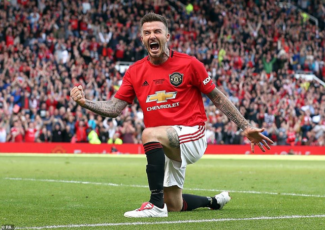 Beckham ăn mừng bàn thắng MU 5-0 Bayern Munich, huyền thoại MU, huyền thoại Bayern Munich, kết quả MU 5-0 Bayern