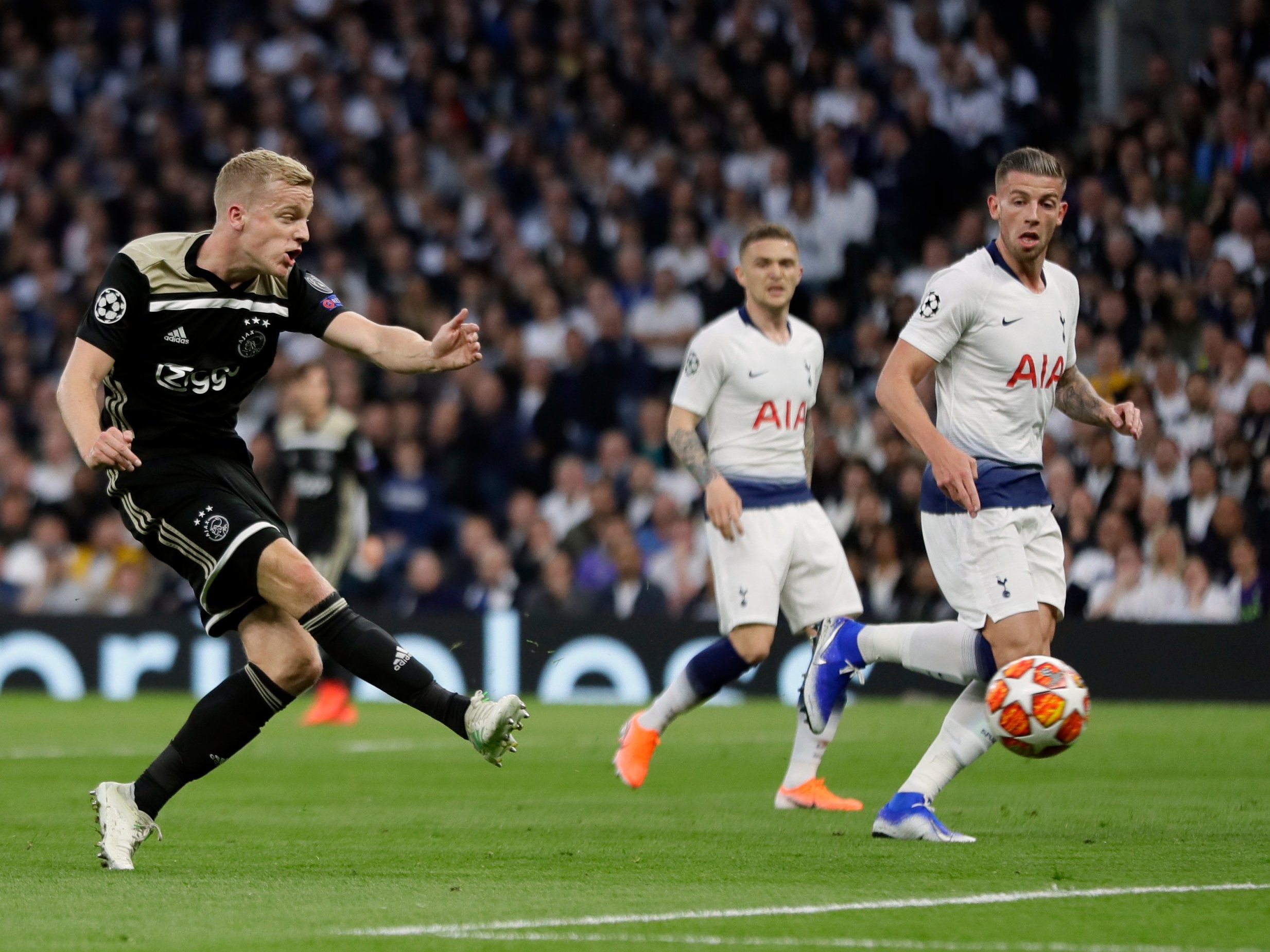Van de Beek ghi bàn lưới chính Tottenham tại C1 chuyển nhượn, chuyển nhượng 10/6, chuyển nhượng mu, chuyển nhượng tottenham, chuyển nhượng ajax