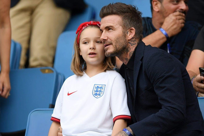 Beckham cùng con gái Harper cổ vũ đội tuyển nữ Anh tại Women World Cup 2019 david beckham, beckham, wimbledon, mu, man utd, manchester utd, real, real madrid, chuyển nhượng, tin chuyển nhượng hè