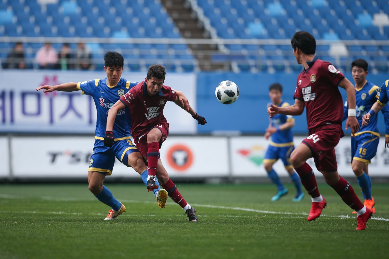 Daejeon đang vất vả đua trụ hạng chuyện lạ bóng đá, đội bóng hàn quốc, k-league, giải vô địch hàn quốc, cầu thủ bị aids