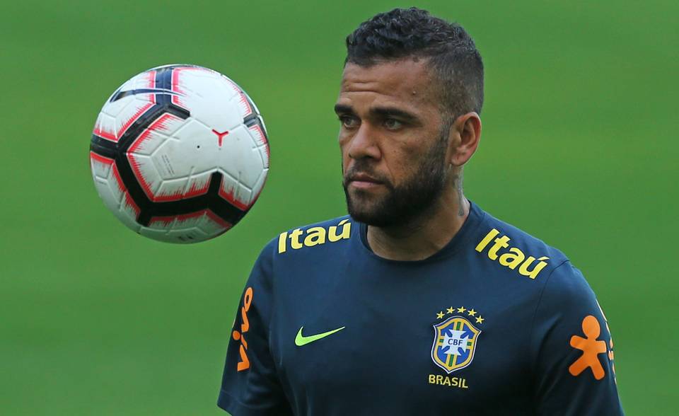 Lão tướng Dani Alves, người gắn bó với thời kì hoàng kim của Barca. Mùa này anh hồi hương khoác áo Flamengo - Ảnh: Miamiherald giao hữu quốc tế, vòng loại world cup, vòng loại euro, brazil, neymar, tin chuyển nhượng, chuyển nhượng Barca