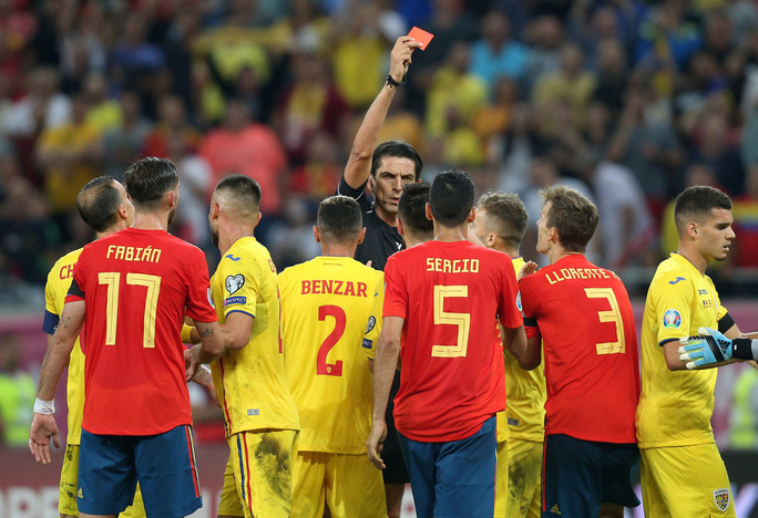 TBN giành trọn 3 điểm dù mất người trên sân Romania - Ảnh: Getty romania vs tây ban nha, kết quả romania vs tây ban nha, vòng loại euro 2020, vòng loại world cup 2022, tây ban nha, ramos