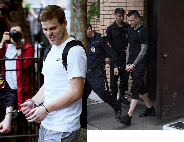 Kokorin (trái) và Mamaev (phải) ra tù hôm 6/9 - Ảnh: Footballlive Tuyển thủ Nga, cầu thủ bóng đá đi tù, vòng loại EURO, vòng loại World Cup, Zenit
