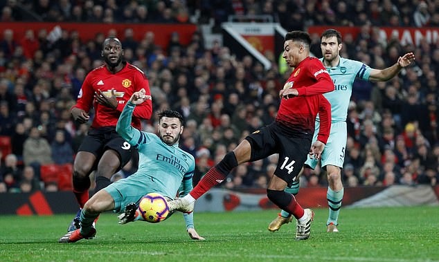 MU vs Arsenal là cuộc đối đầu hấp dẫn nhất vòng 7 - Ảnh: Getty Lịch thi đấu vòng 5 Ngoại hạng Anh, Lịch thi đấu, Lịch thi đấu Ngoại hạng Anh, Lịch thi đấu NHA, LTD Ngoại hang Anh