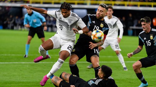 Gnabry chính thức đi vào lịch sử bóng đá Đức - Ảnh: Skysport Đức vs Argentina, kết quả Đức Argentina, giao hữu quốc tế, vòng loại euro 2020, vòng loại world cup 2020