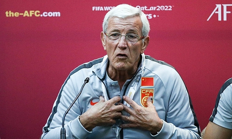 HLV Lippi chia sẻ có phần thẳng thắn trong buổi họp báo sau trận - Ảnh: SINA Vòng loại World Cup, VL World Cup, Lippi, Lippi từ chức, Syria 2-1 Trung Quốc