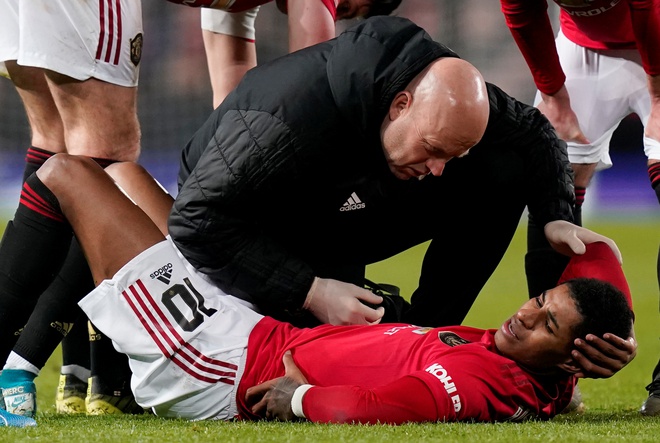 Rashford khiến NHM của MU lo lắng với chấn thương rạng sáng nay - Ảnh: Getty MU vs Wolves, kết quả MU vs Wolves, kết quả FA Cup, MU chấn thương, Rashford, Rashford chấn thương