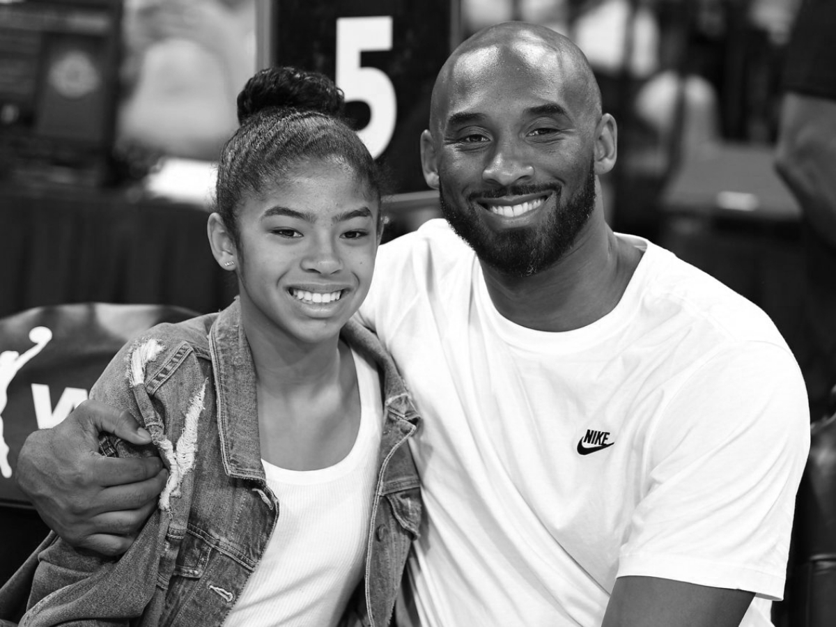 Kobe Bryant ra đi cùng con gái Gianna - Ảnh:CNN Được biết, chiếc trực thăng riêng Sikorsky S-76 này thường xuyên được cựu ngôi sao LA Lakers sử dụng để đi du lịch.