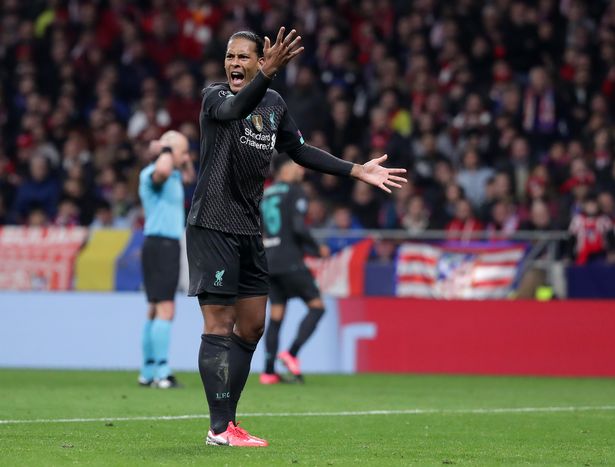 Van Dijk và các đồng đội đã trải qua 1 trận đấu khó khăn - Ảnh: Mirror Kết quả Atletico Madrid vs Liverpool, Atletico Madrid 1-0 Liverpool, Van Dijk, Klopp