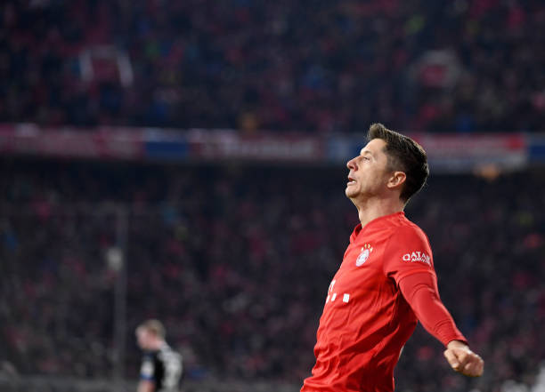 Lewandowski sắm vai người hùng với bàn thắng quý như vàng phút cuối - Ảnh: Getty Kết quả Bayern Munich vs Paderborn, kết quả bundesliga, kết quả bóng đá hôm nay