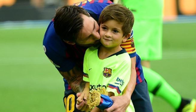 Thiago thừa hưởng nhiều kỹ năng chơi bóng từ ông bố thiên tài - Ảnh: Getty Messi, Thiago Messi, Barca, Real 2-0 Barca
