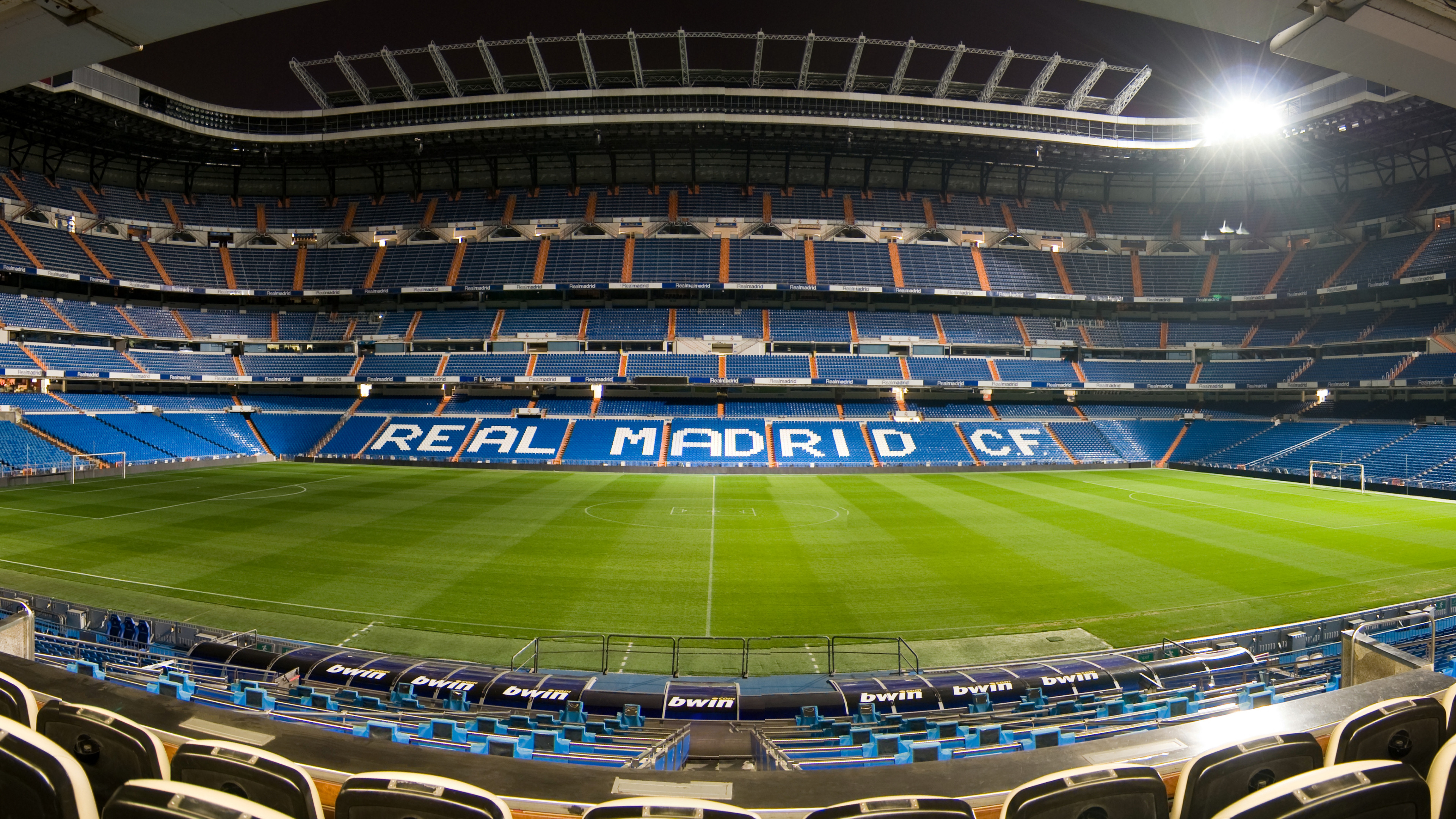 Sân Bernabeu đã được trưng dụng cho hoạt động thiện nguyện - Ảnh: Internet Covid-19, real madrid