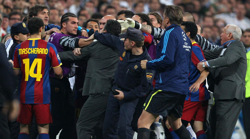 Xô xát giữa 2 đội trong trận El Clasico - Ảnh: Internet El Clasico, Ronaldo, Pedro, Barca, Real Madrid, World Cup