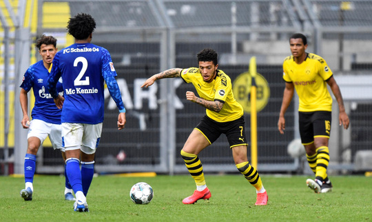 Sancho chỉ góp mặt 10 phút từ ghế dự bị - Ảnh: Getty Bundesliga, kết quả Dortmund vs Schalke 04, Dortmund, Sancho, MU