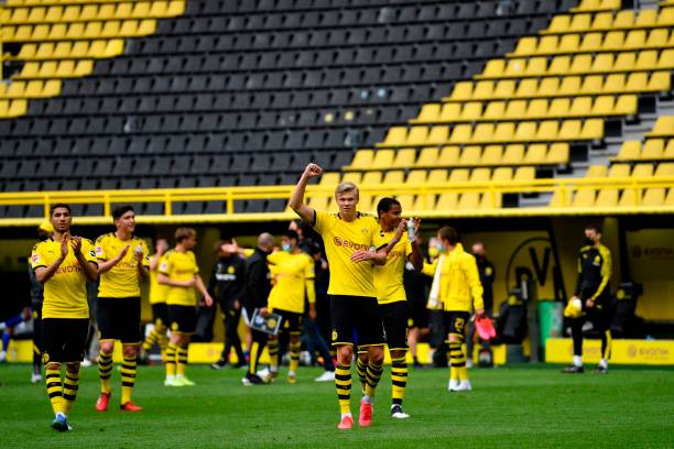 Signal Iduna Park vắng đi những 'bức tường vàng' - Ảnh: Getty Images Bundesliga, vòng 26 Bundesliga, kết quả Dortmund vs Schalke, kết quả Union Berlin vs Bayern Munich, Haaland