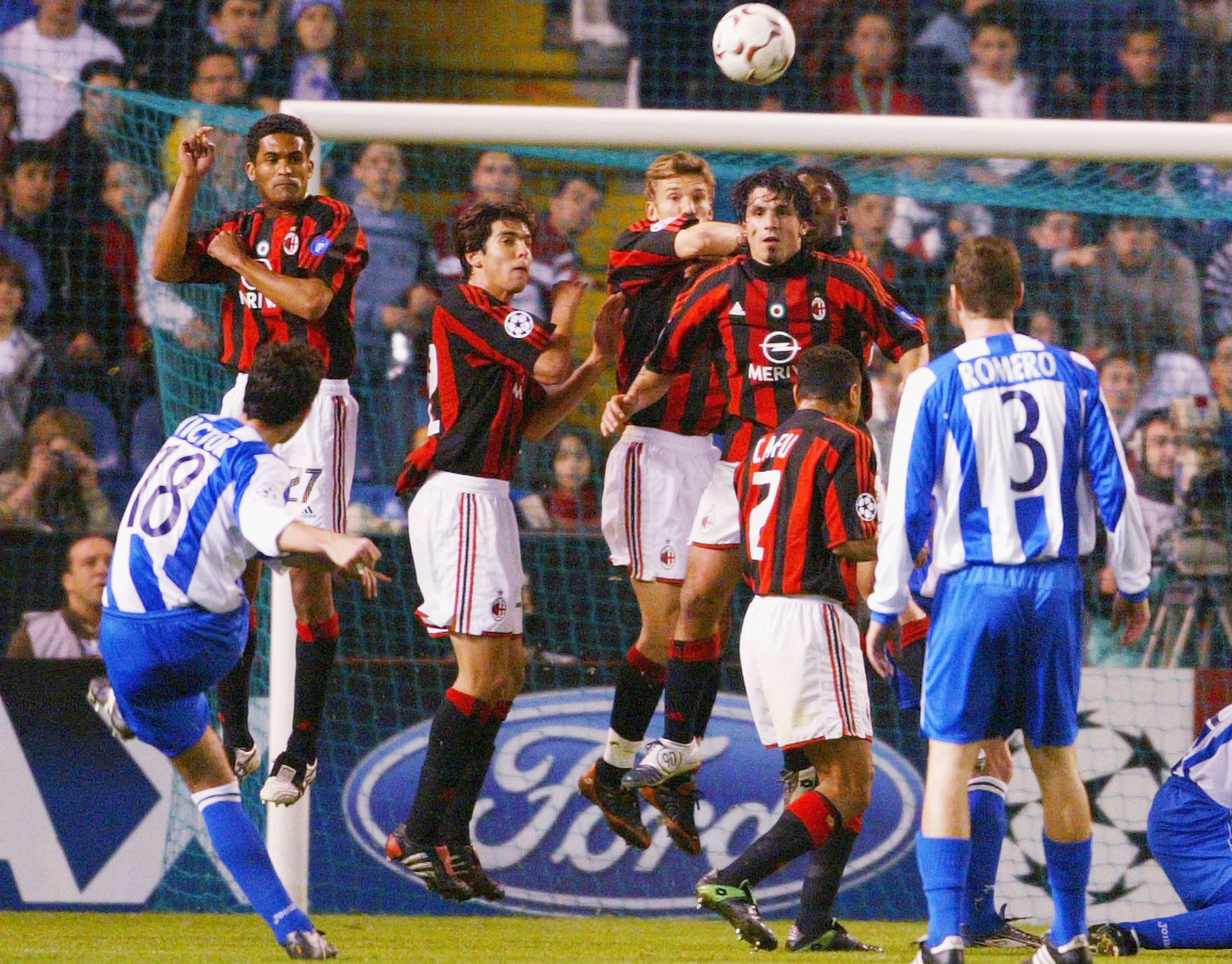 Deportivo tạo nên điều kỳ diệu trước AC Milan ở mùa giải 2003/04 liverpool vs barca, liverpool barca, liverpool, barca, mu vs bayern, mu, man utd, man united, bayern, c1, champions league, bán kết c1, chung kết c1, cúp c1