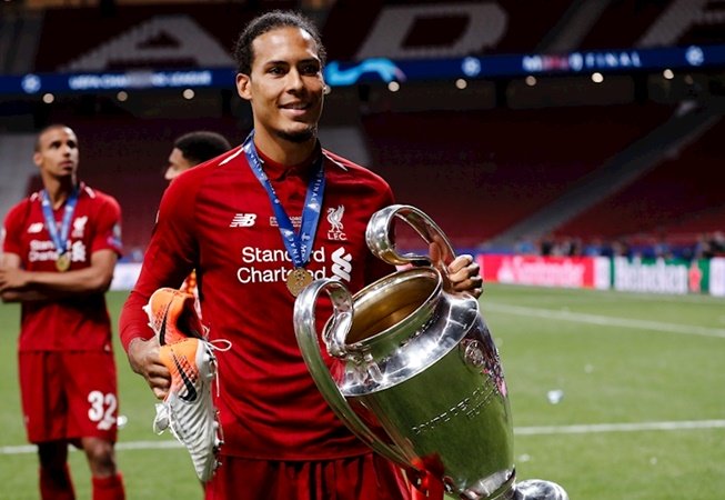 Van Dijk vừa trải qua một mùa giải thành công cùng Liverpool kaka, van dijk, ronaldo, messi, qbv 2019, quả bóng vàng, quả bóng vàng 2019, liverpool, ac milan, juventus, barca, barcelona