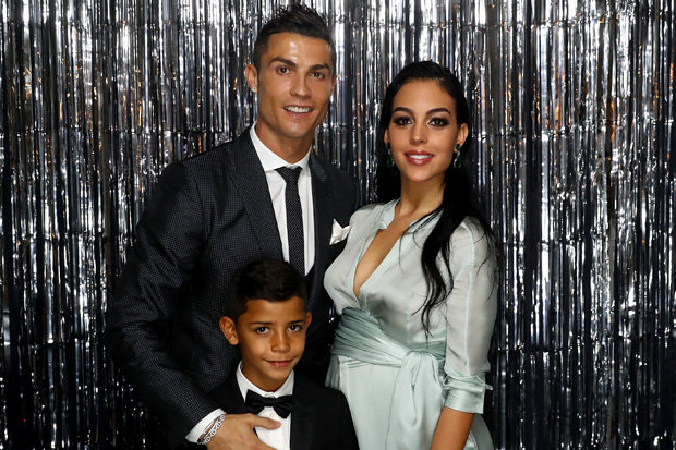 Ronaldo là nhân vật nổi tiếng có lượt theo dõi nhiều nhất thế giới ronaldo, messi, neymar, ibrahimovic, beckham, bale, top 10 vđv, top 10