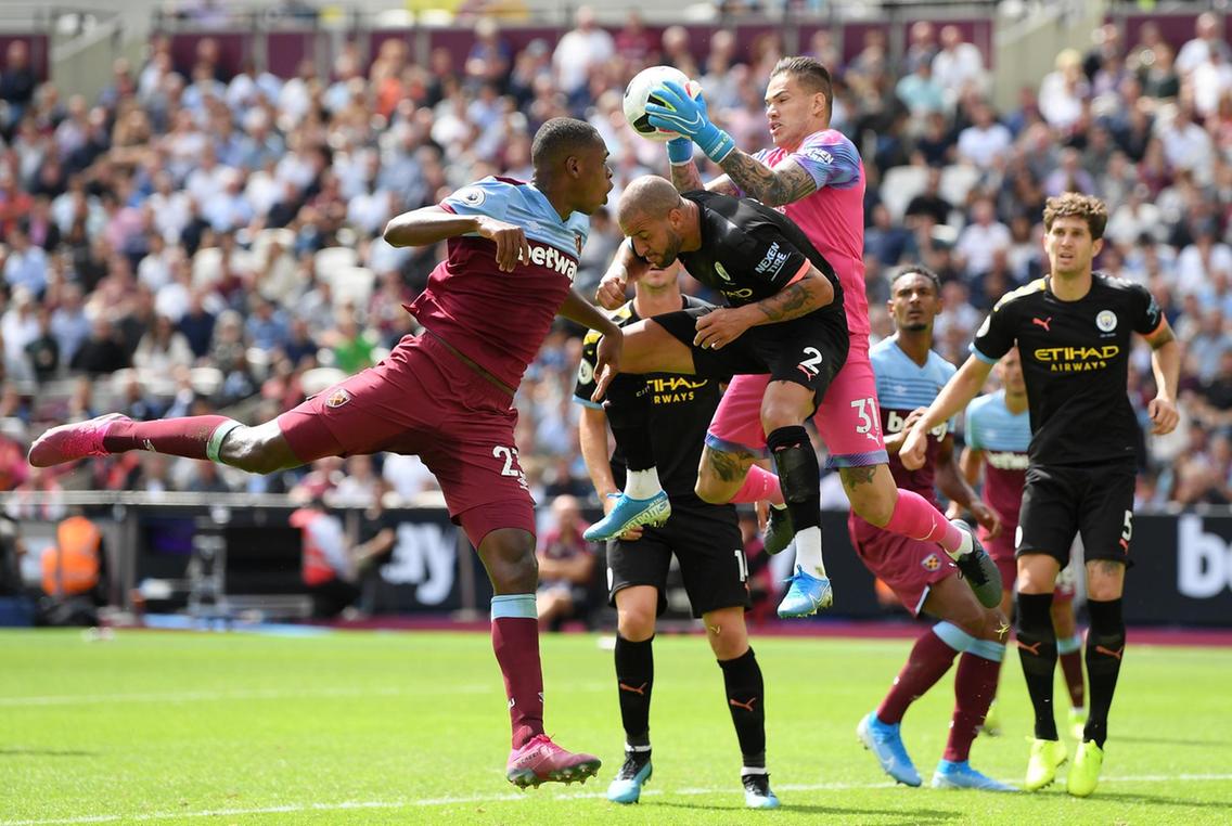 Ederson giữ sạch trước West Ham đhtb ngoại hạng anh, ngoại hạng anh, premier league, ngoại hạng anh 2020, đội hình tiêu biểu ngoại hạng anh, đội hình xuất sắc nhất ngoại hạng anh, mu, liverpool, man city, arsenal