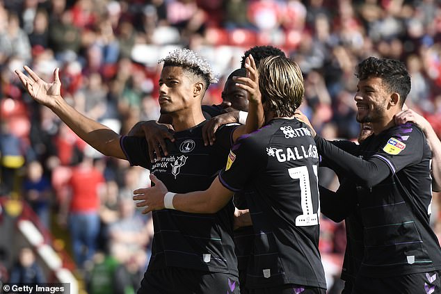 Taylor từng sự dũng kỹ thuật tương tự giúp Charlton lọt vào chung kết play-off Qiải hạng nhì Anh (Nguồn: Getty Images) penalty, phạt đền, 11m, cầu thủ sút phạt đền, video bóng đá, bóng đá anh