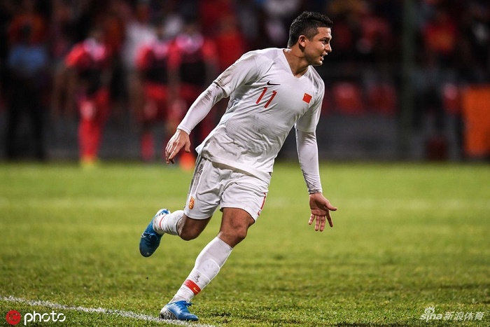 Elkeson lập cú đúp vào lưới Maldives. Ảnh: Sina Kết quả Maldives vs Trung Quốc, Maldives vs Trung Quốc, Marcello Lippi, elkeson