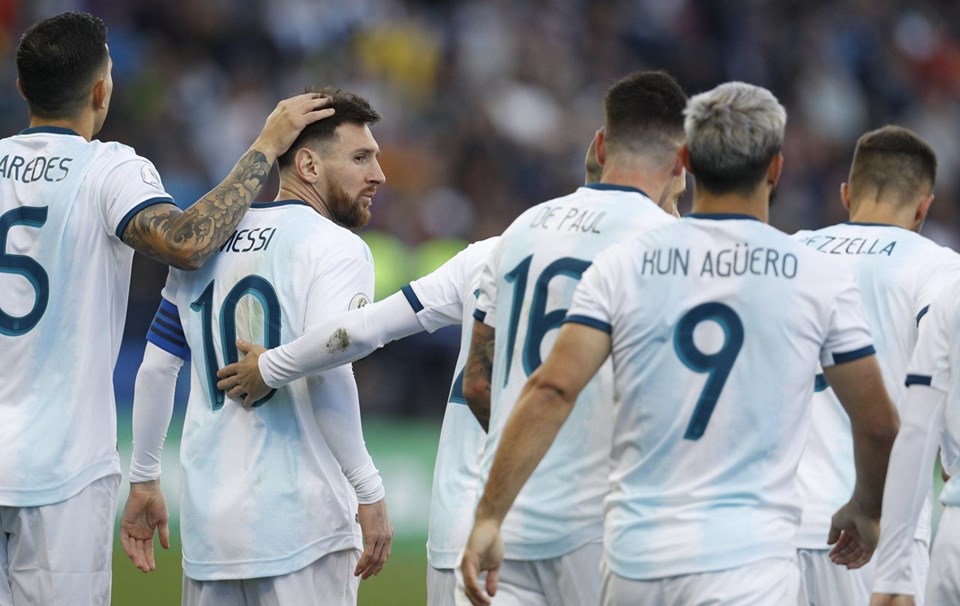Messi không thể giúp Argentina vô địch Copa America 2019. Ảnh: Getty Images messi, di maria, argentina, copa america, copa america 2019, messi di maria, messi argentina, brazil
