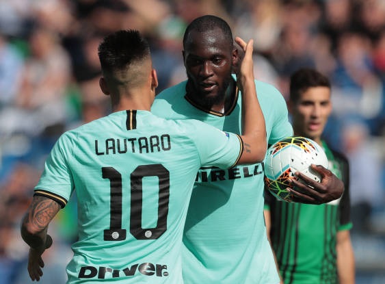 Lukaku và Martinez thay nhau lập cú đúp. Ảnh: Getty Images Kết quả Sassuolo vs Inter, Sassuolo vs Inter, kết quả bóng đá hôm nay, kết quả bóng đá ý, kết quả Serie A