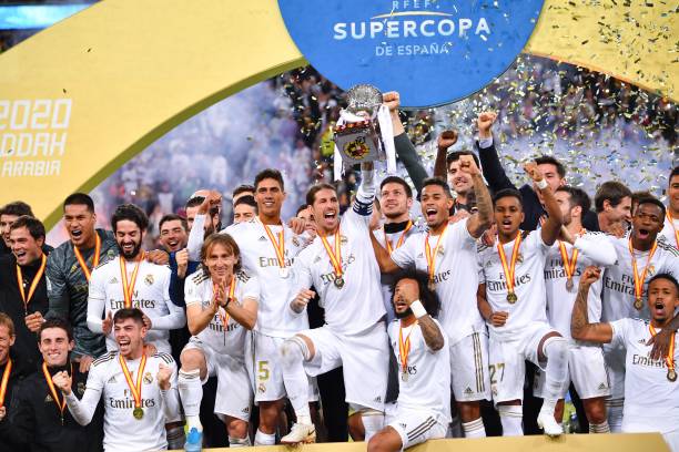 Real Madrid nâng cao Siêu cup Tây Ban Nha tại châu Á. Ảnh: Getty Kết quả Real Madrid vs Atletico Madrid, Real Madrid vs Atletico Madrid, Kết quả Siêu cúp Tây Ban Nha