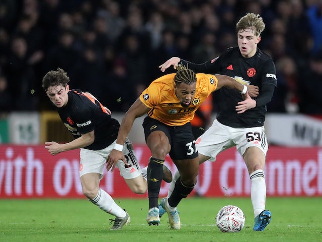 MU thường gặp khó mỗi lần đối đầu Wolves. Ảnh: Reuters Trực tiếp MU vs Wolves, link trực tiếp MU vs Wolves, xem trực tiếp MU vs Wolves, trực tiếp FA Cup, trực tiếp FA Cup kênh nào, FA Cup