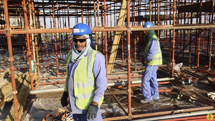 Các công nhân tại các dự án phục vụ World Cup 2022. Ảnh: Archinect Qatar, vòng loại World Cup 2022, vòng loại world cup, world cup 2022, world cup